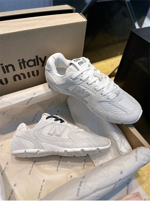 뉴발란스 x 미우미우 530 SL 스니커즈