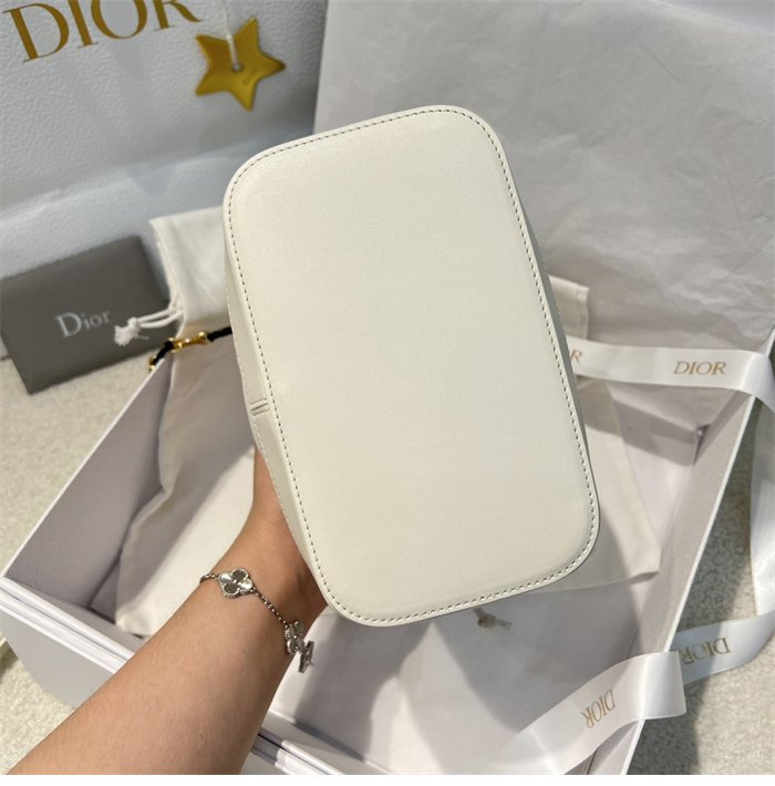 디올 졸리 버킷백 스몰 매크로 까나쥬 라떼