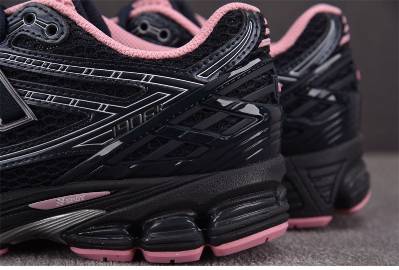 뉴발란스 1906R 이클립스 핑크 태피 U1906RCU