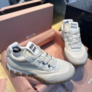 미우미우 타이어 기능성 테크니컬 스니커즈
