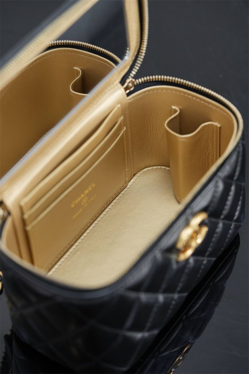 샤넬 베니티 케이스 체인백 블랙