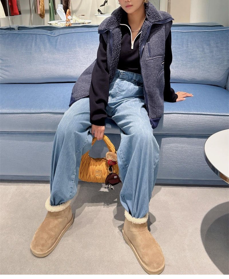 미우미우 시어링 어그 부츠 스웨이드