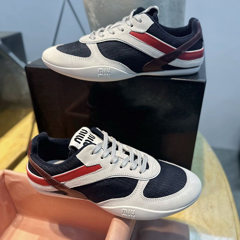 미우미우 김나지움 기능성 스웨이드 스니커즈 블루/버건디