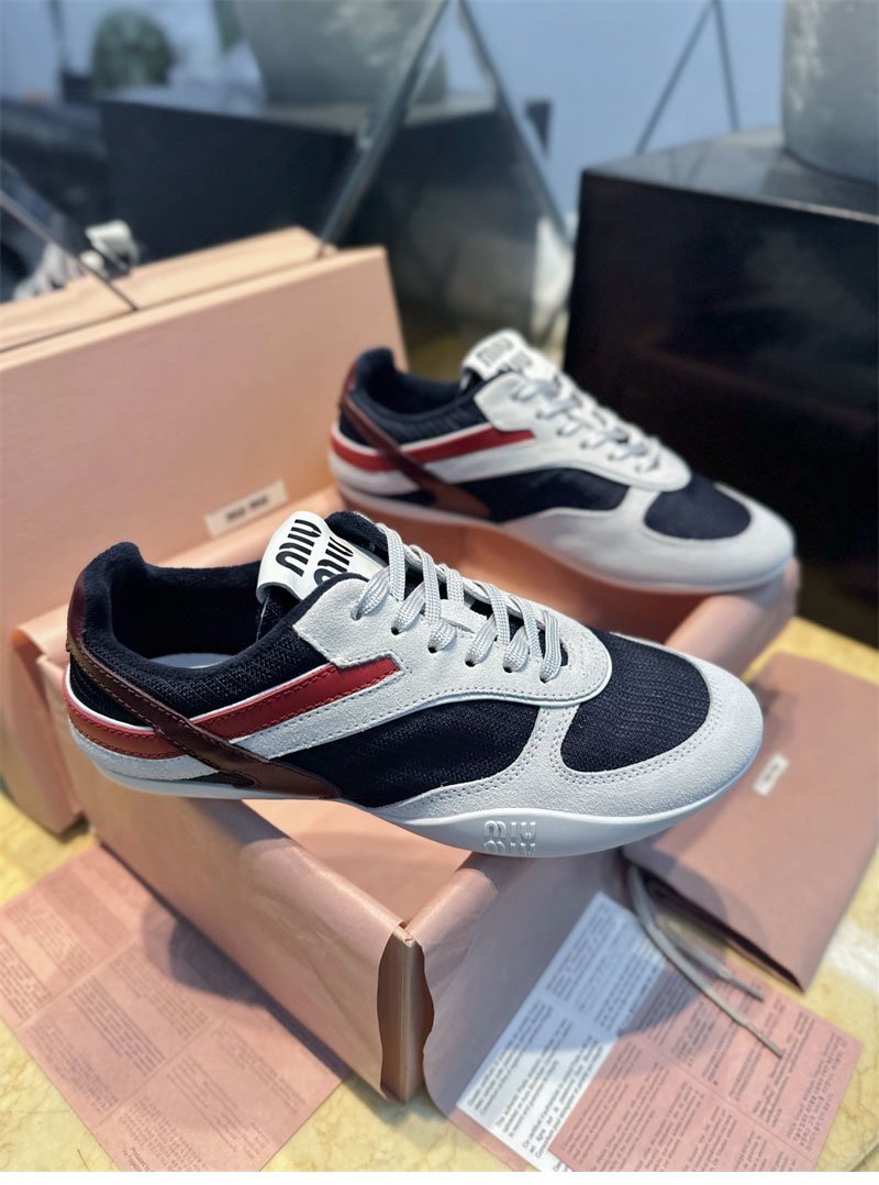 미우미우 김나지움 기능성 스웨이드 스니커즈 블루/버건디