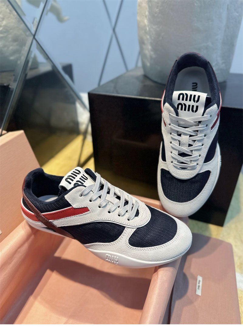 미우미우 김나지움 기능성 스웨이드 스니커즈 블루/버건디