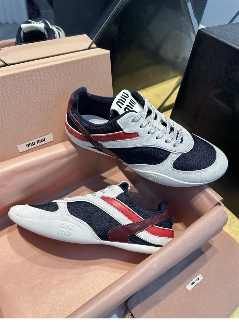 미우미우 김나지움 기능성 스웨이드 스니커즈 블루/버건디