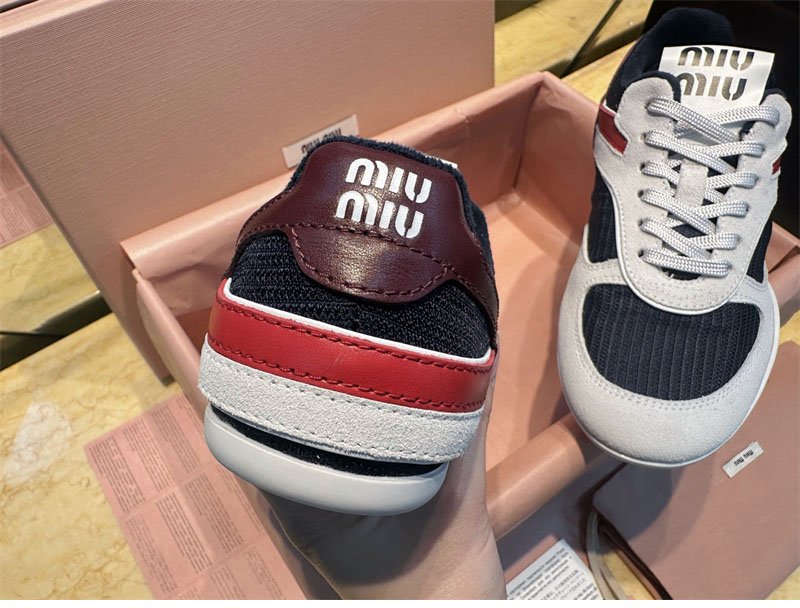 미우미우 김나지움 기능성 스웨이드 스니커즈 블루/버건디
