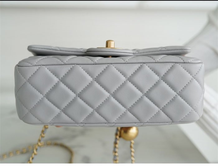 샤넬 클래식 골드볼 미니 플랩백 그레이