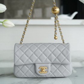 샤넬 클래식 골드볼 미니 플랩백 그레이